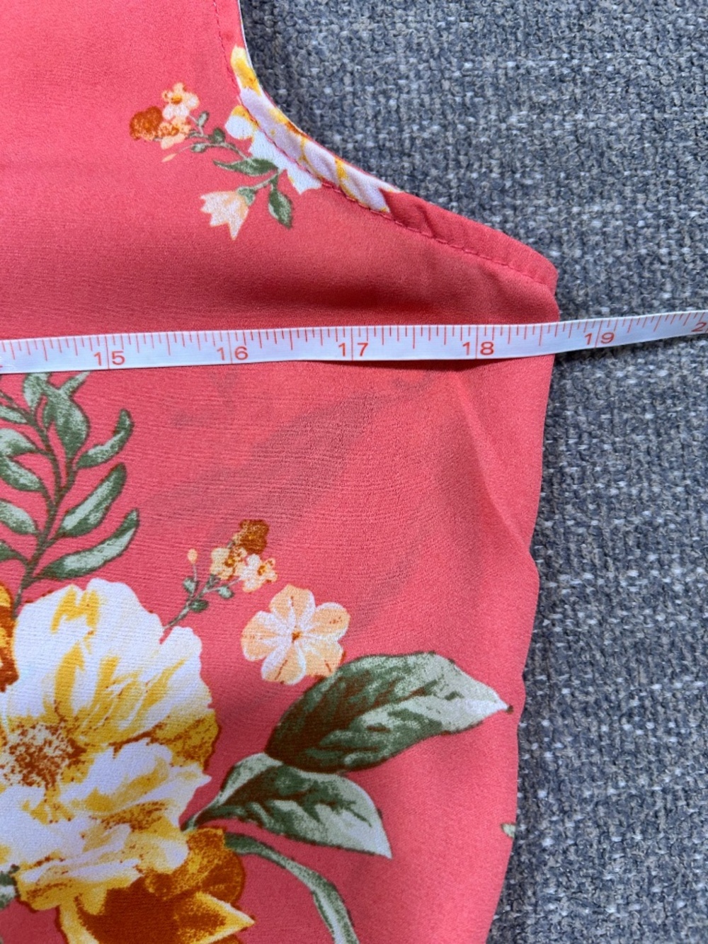 🎃 Sleeveless Floral Top - Picture 3 of 10